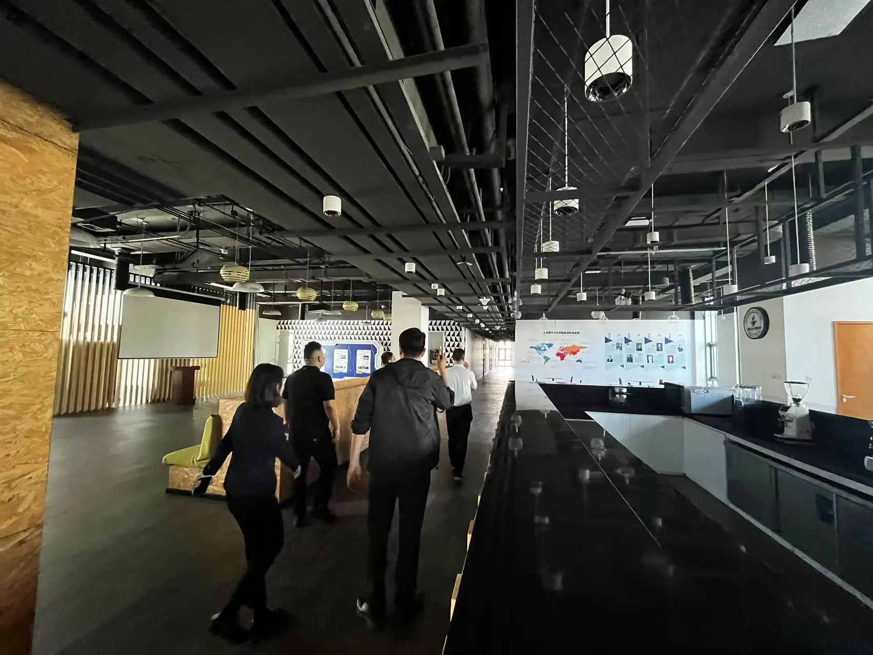 1750143463889000555.jpg 1750143463889000555.jpg